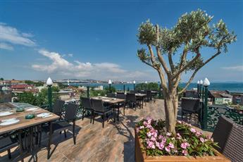 Amiral Palace Hotel