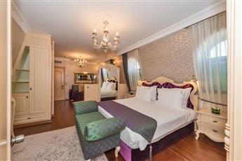 Amiral Palace Hotel