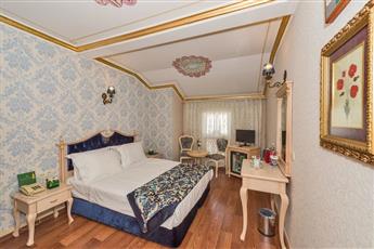 Amiral Palace Hotel