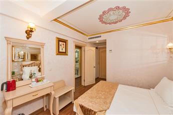 Amiral Palace Hotel