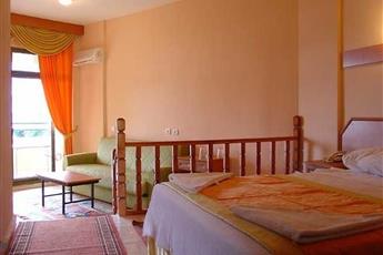 Amos Hotel