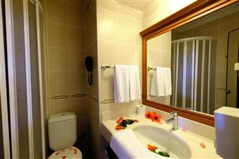 Anitas Beach Hotel