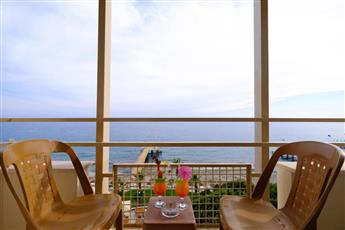 Anitas Beach Hotel