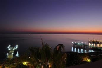 Anitas Beach Hotel