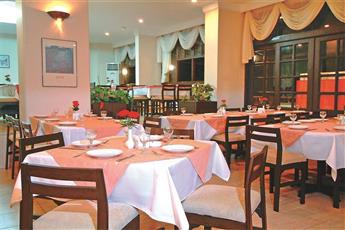 Anitas Beach Hotel