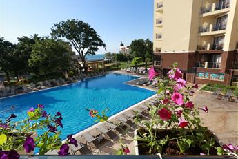 Apart Hotel Golden Line 4*