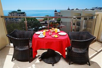 Apart Hotel Golden Line 4*