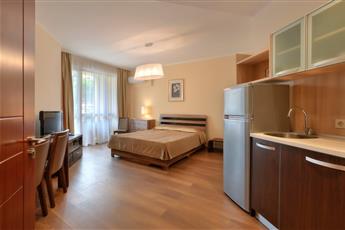 Apart Hotel Golden Line 4*