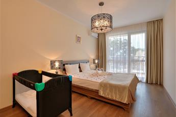 Apart Hotel Golden Line 4*