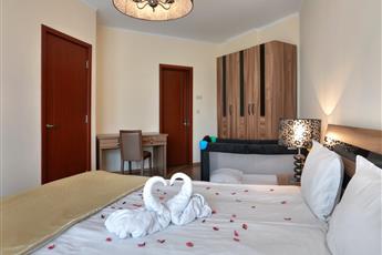 Apart Hotel Golden Line 4*
