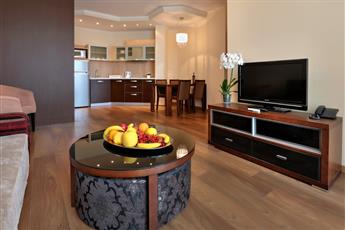 Apart Hotel Golden Line 4*