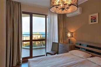 Apart Hotel Golden Line 4*