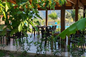 Apella Hotel