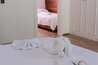 Apella Hotel