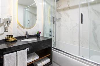 Aprilis Deluxe Hotel