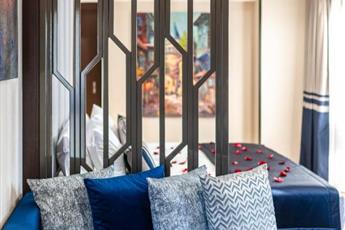 Aprilis Deluxe Hotel