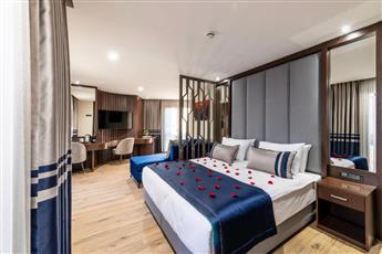 Aprilis Deluxe Hotel