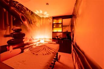 Aprilis Deluxe Hotel