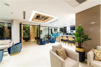 Aprilis Deluxe Hotel