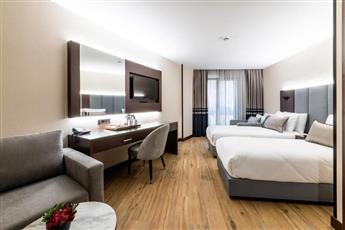 Aprilis Deluxe Hotel