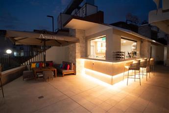 Aprilis Deluxe Hotel