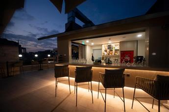 Aprilis Deluxe Hotel