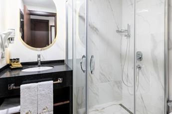Aprilis Deluxe Hotel