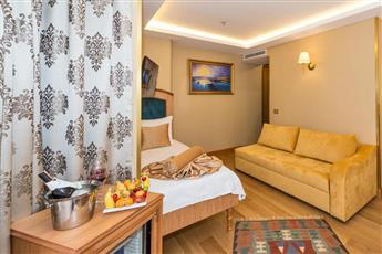 Aprilis Gold Hotel 4*