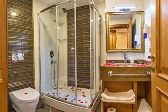 Aprilis Gold Hotel 4*