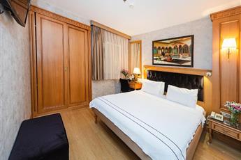 Aprilis Hotel