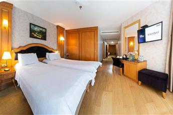 Aprilis Hotel