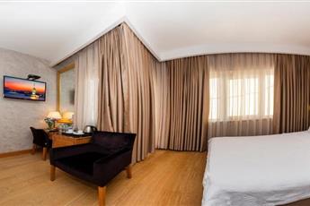 Aprilis Hotel