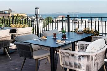 Aprilis Hotel