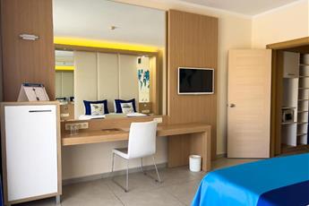 AQI Pegasos World 4*
