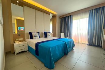 AQI Pegasos World 4*