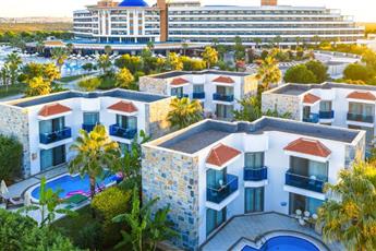 Aquasis De Luxe Resort & Spa
