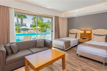 Aquasis De Luxe Resort & Spa