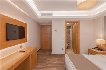 Aquasis De Luxe Resort & Spa
