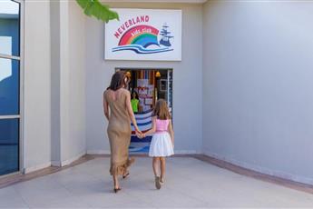 Aquasis De Luxe Resort & Spa
