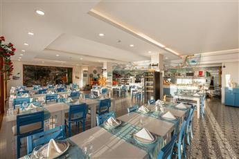 Aquasis De Luxe Resort & Spa