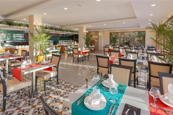 Aquasis De Luxe Resort & Spa