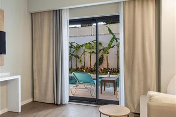Arcanus Hotels Trendline Side