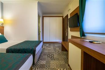 Armas Beach Hotel