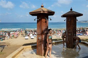 Armas Green Fugla Beach