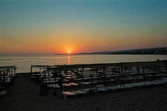 Armas Green Fugla Beach