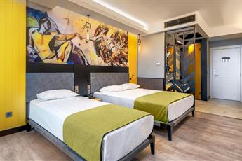 Arnor De Luxe Hotel & Spa