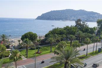 Arsi Enfi City Beach