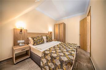 Arsi Paradise Beach Hotel 4*