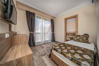 Arsi Paradise Beach Hotel 4*