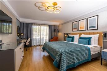 Arum Barut Collection